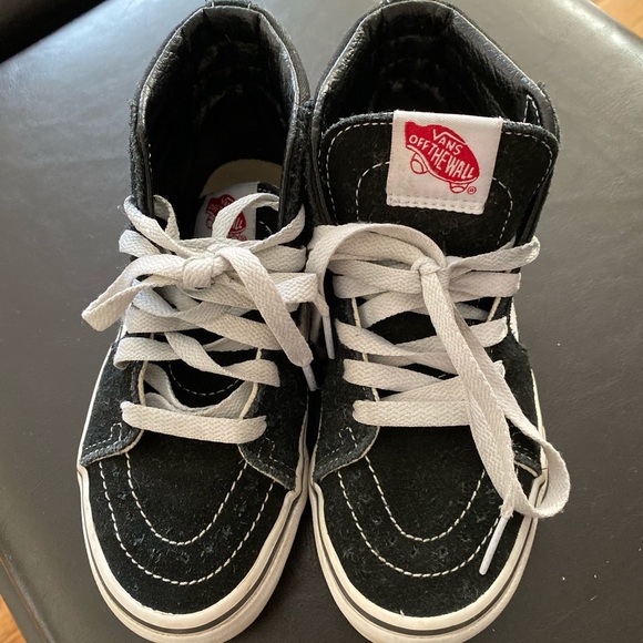 Shoes - Picture 4 of 6